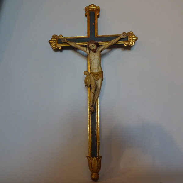 Cristo in legno policromo con croce