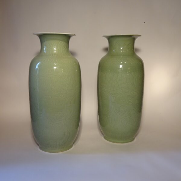 Coppia di vasi in porcellana celadon fine XIX sec.