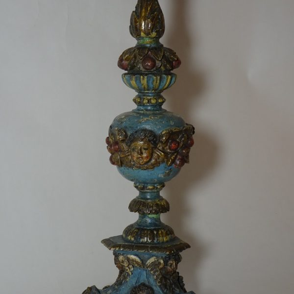 Candeliere in legno policromo XVIII secolo 2