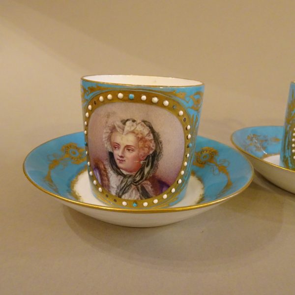 Coppia di tazzine in porcellana Sevres XVIII secolo-3