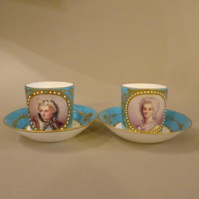Coppia di tazzine in porcellana Sevres XVIII secolo