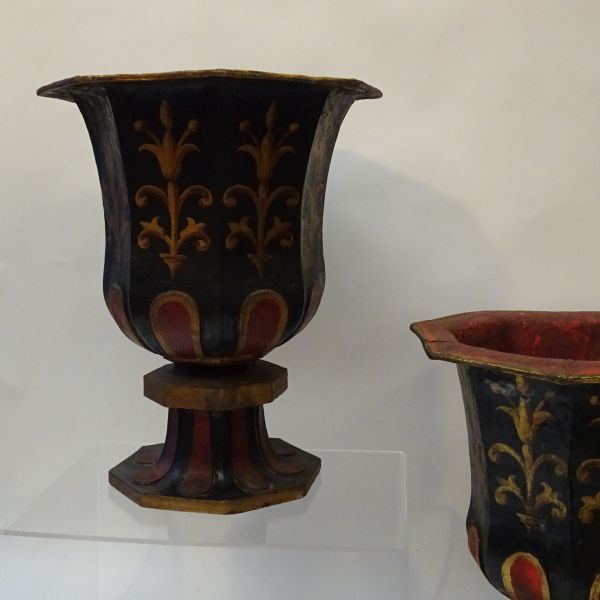 Coppia di vasi neoclassici in cartapesta inizio XIX secolo-1