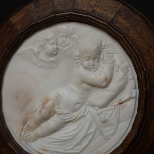 Putto dormiente tondo bassorilievo Neoclassico in marmo-1