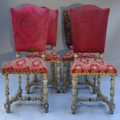 Quattro sedie a rocchetto laccate e dorate inizio XVIII secolo